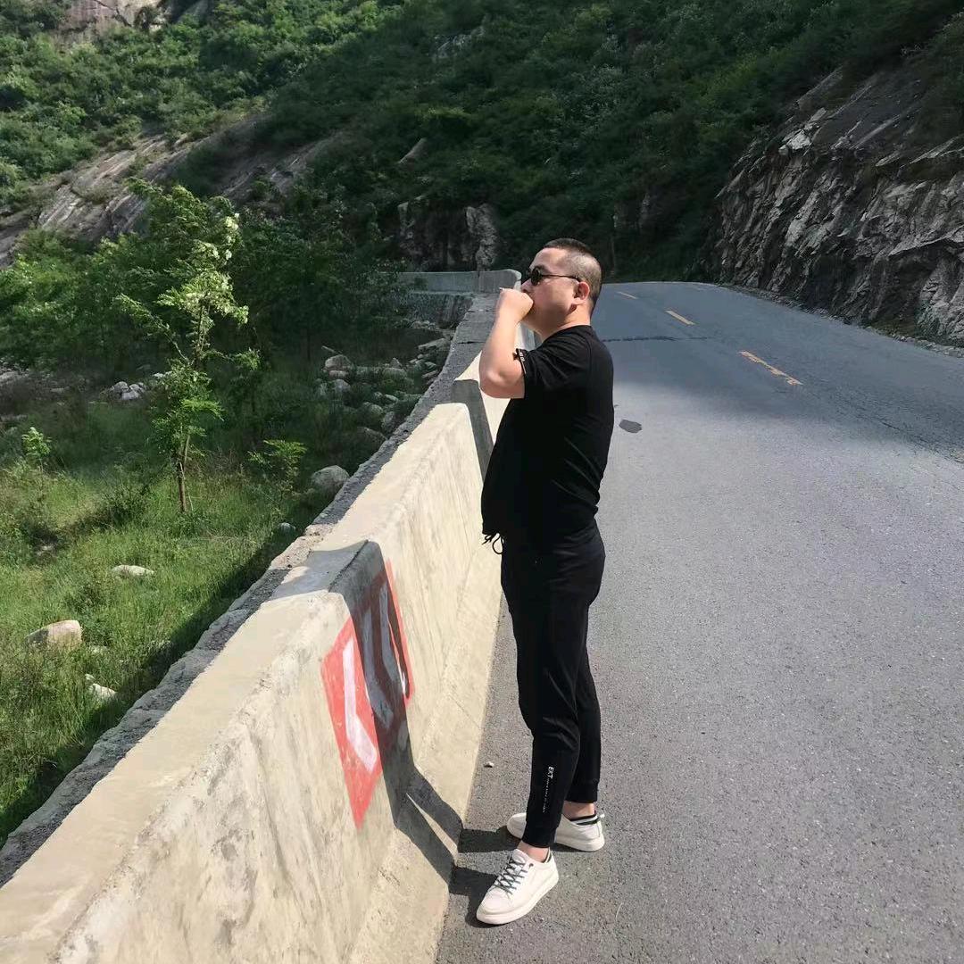 阿鑫.