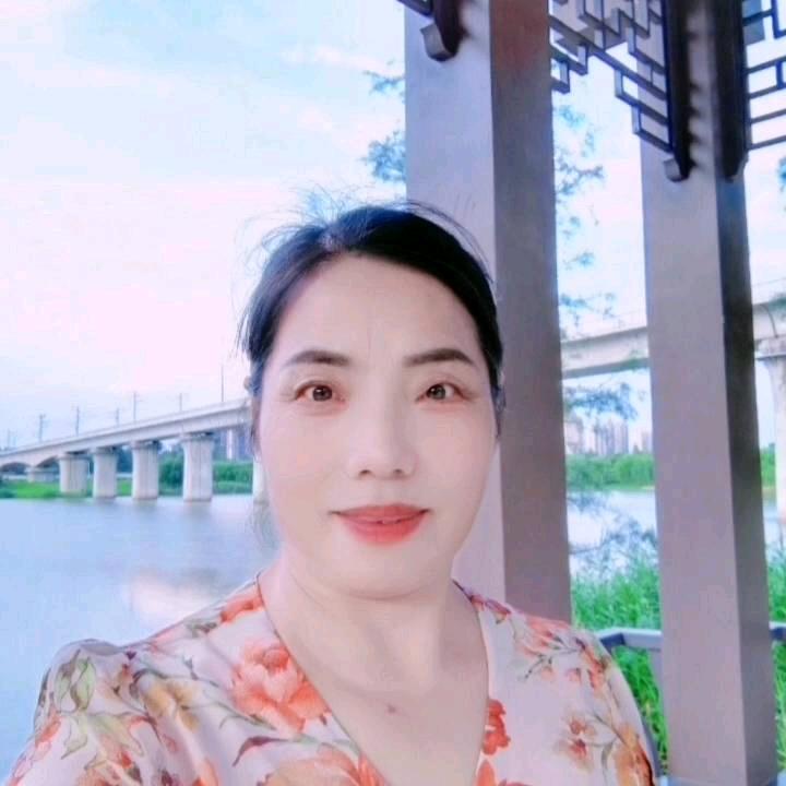 徽微一笑