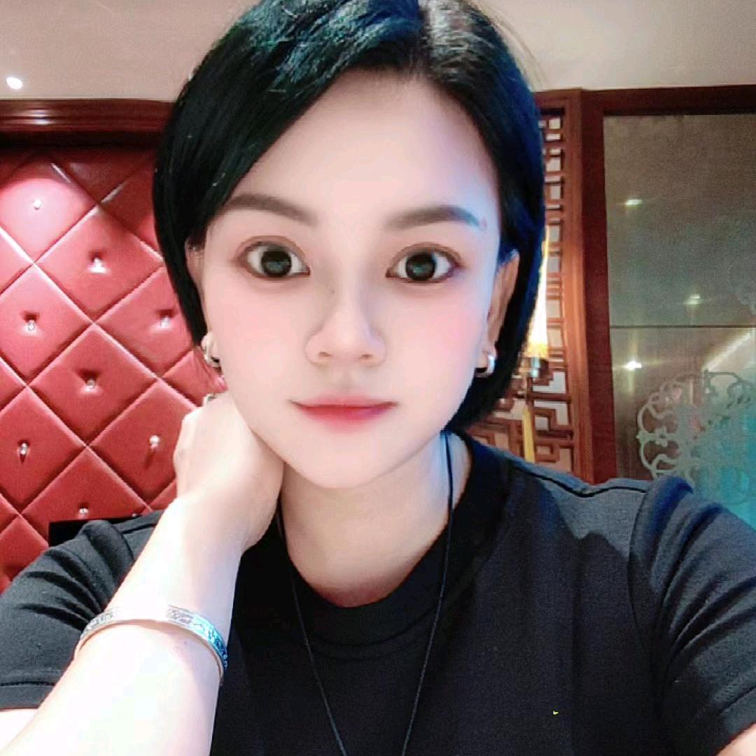 大眼妹妹👀