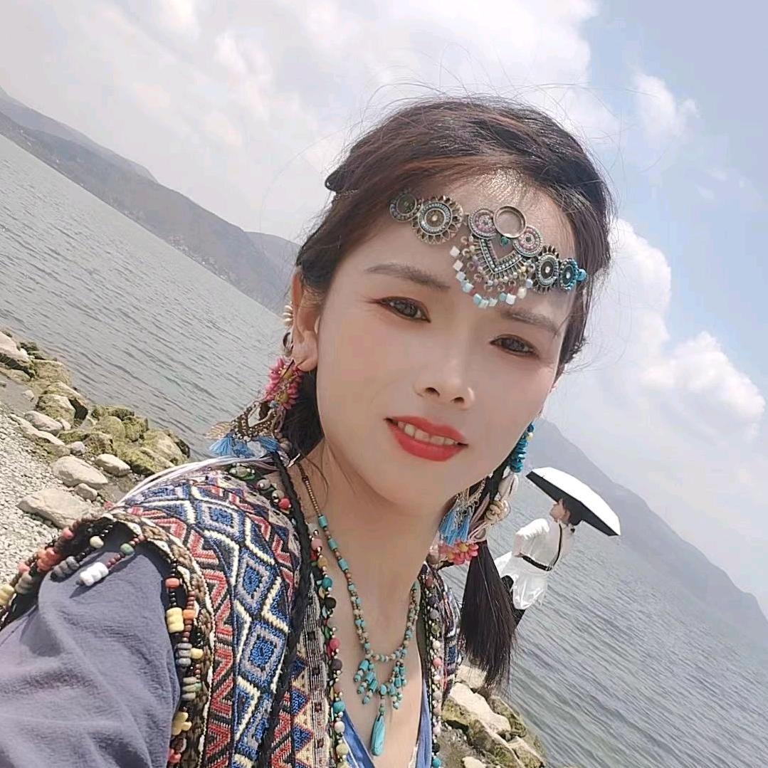 美如星辰（工地一姐）