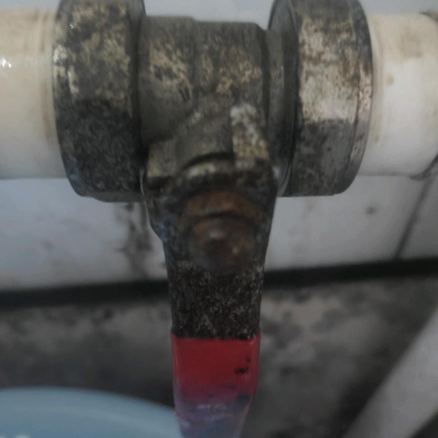 老妹儿别闹、哥腰疼