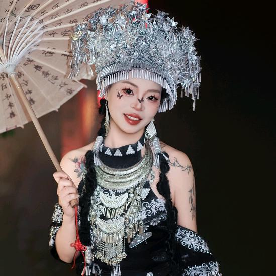 芬> 芬 <姐