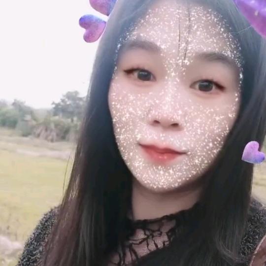 相爱牵手更浪漫