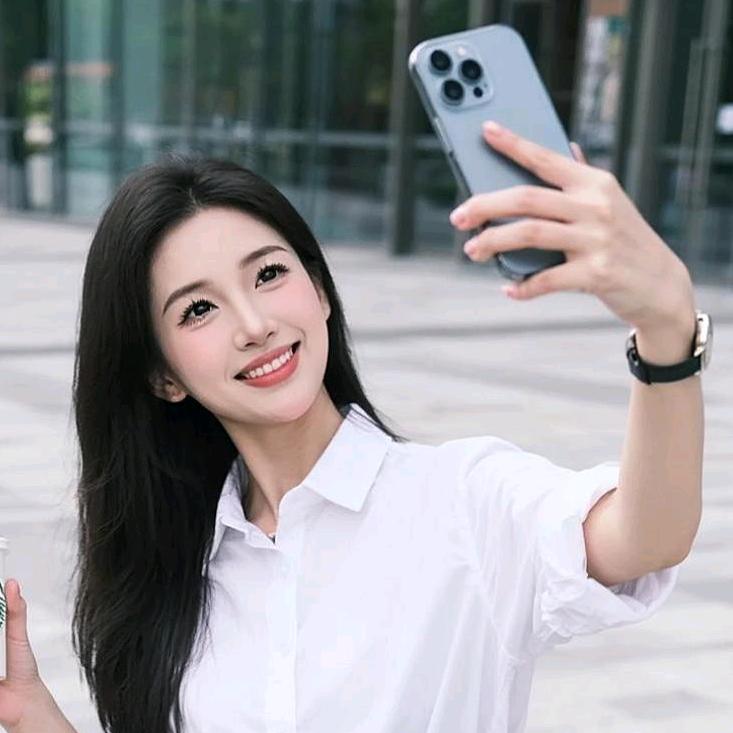 莹莹.