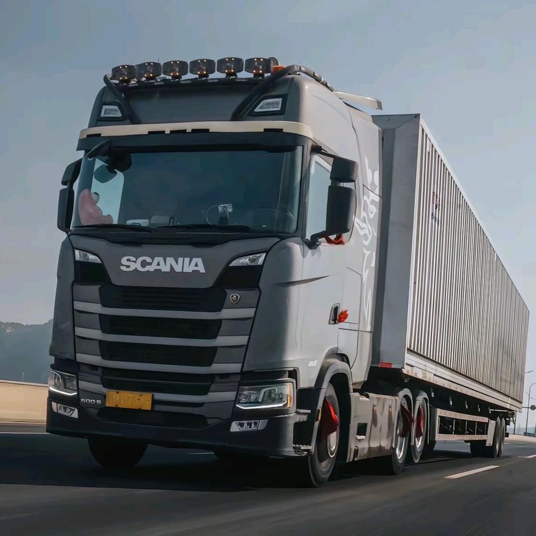 AAA 大运卡车