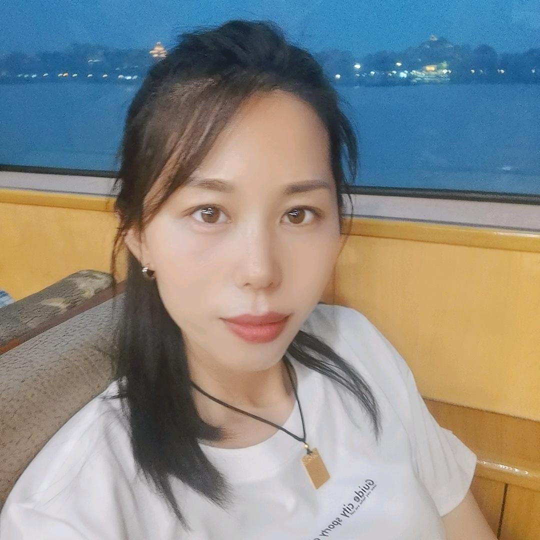 兔子的多彩食光