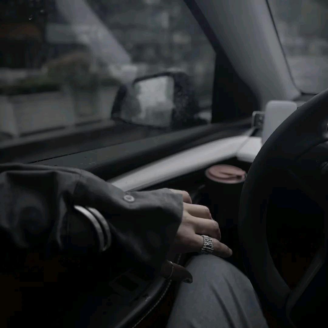 𝓛