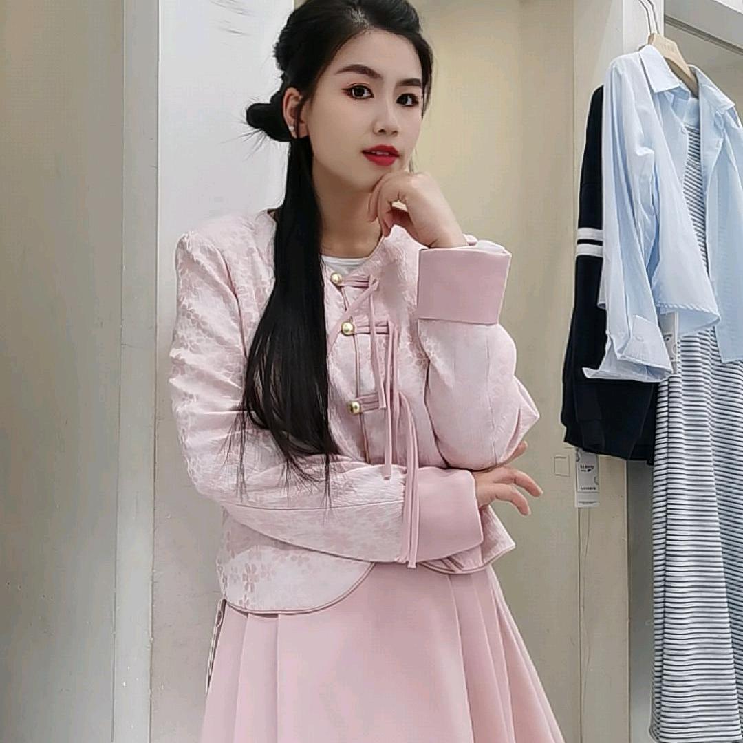 漫㭉女装