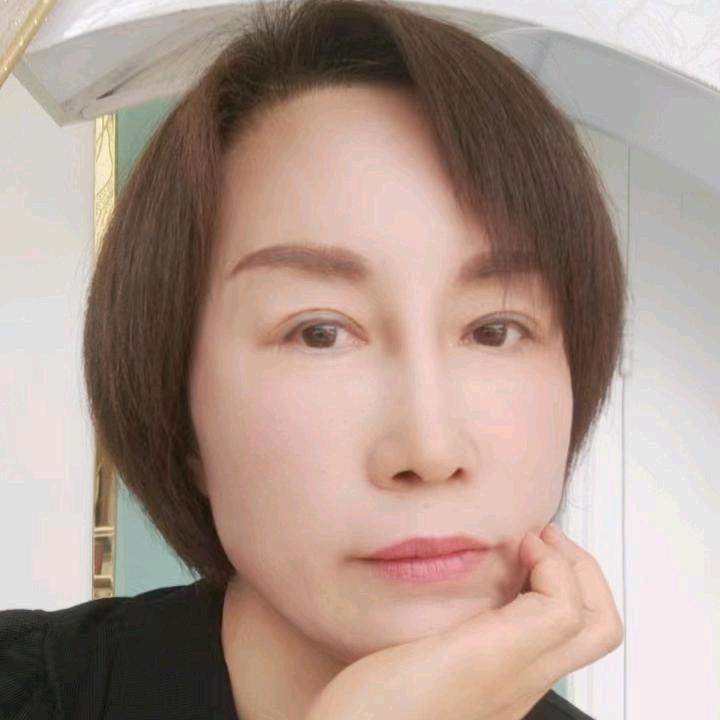 开心玲姐上午10：45开播