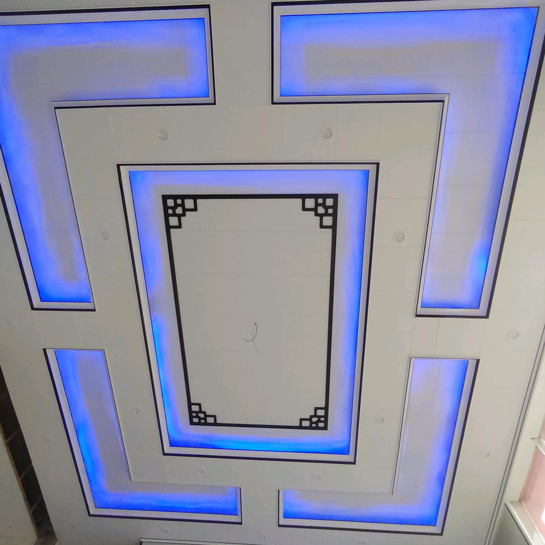 木工金虎，蜂窝板木龙骨，碳晶板：背