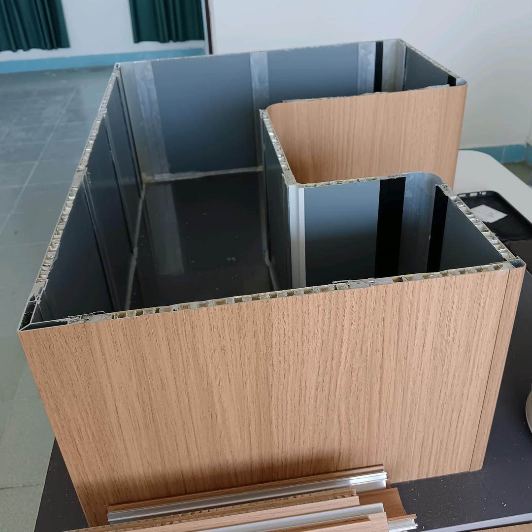 全铝护墙板