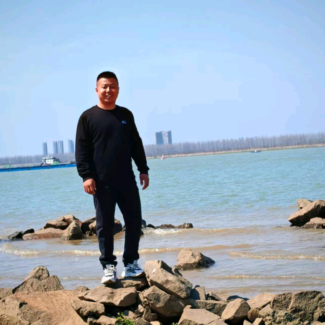 一号男嘉宾小黑先生