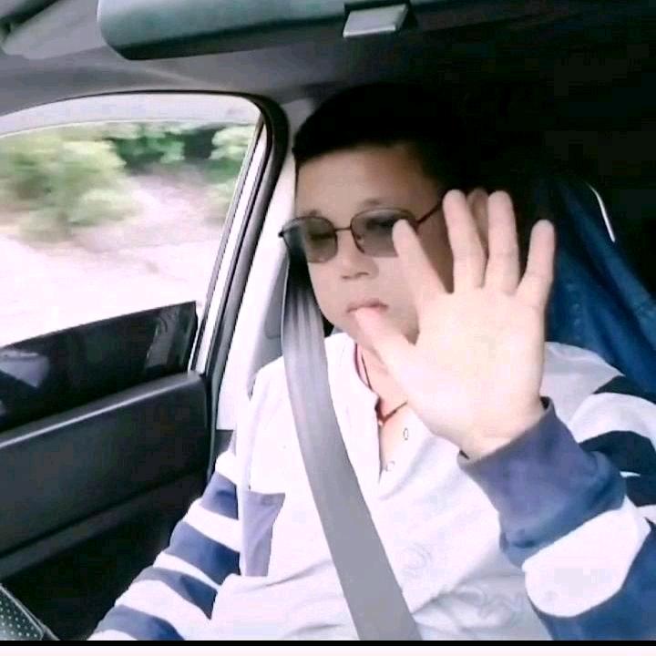 肖  平  尔
