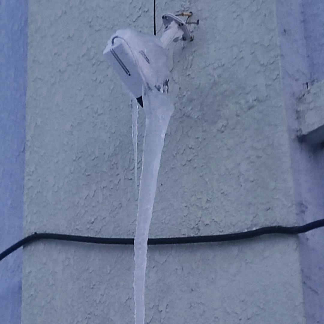 长冰溜子的摄像头