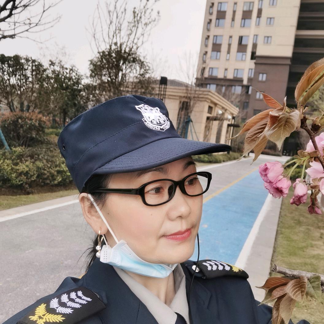 单身女保安🎙️