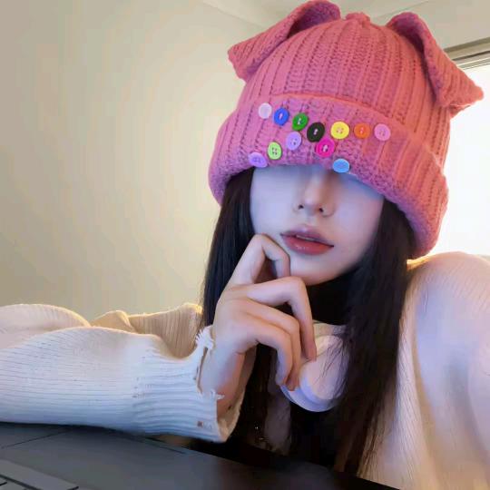 𝓼𝓽𝓻𝓪𝔀𝓫𝓮𝓻𝓻𝔂