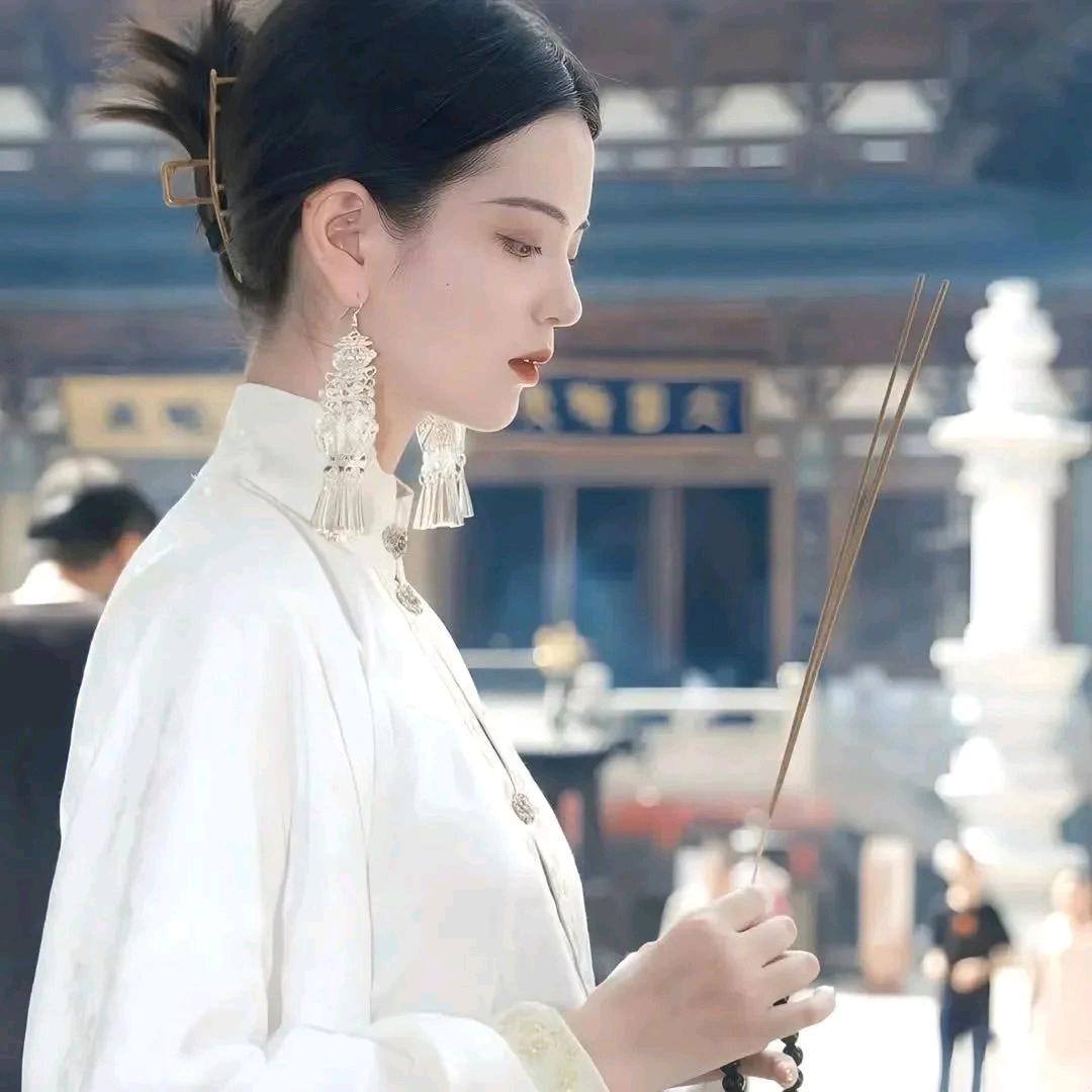 小张在五台山(观住=点灯)