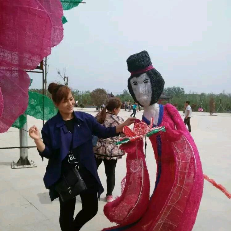 李琳(ง •̀_•́)ง