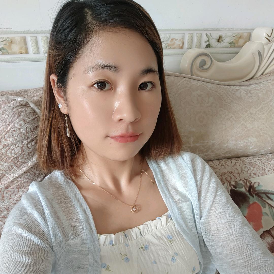 芳芳爱吃吖