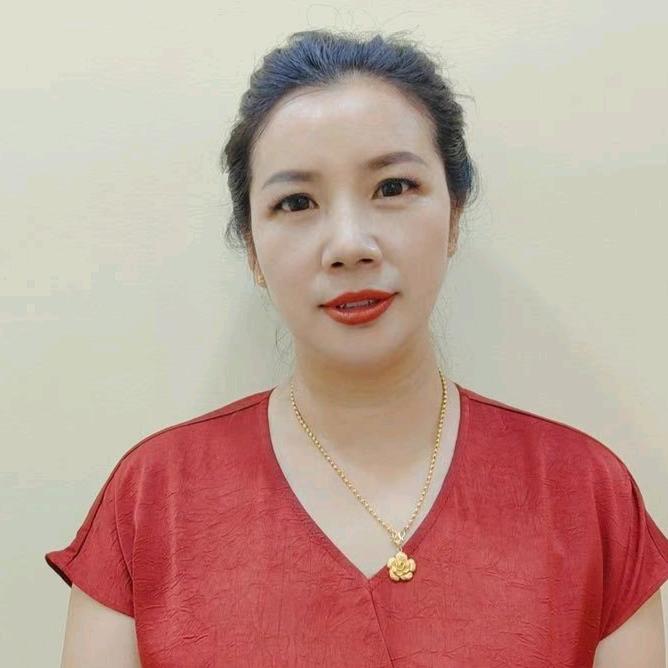 名将游泳馆谭英