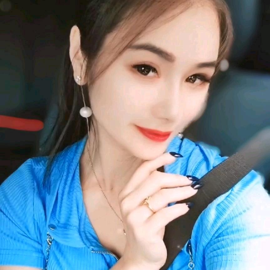 高速灌装机老板娘