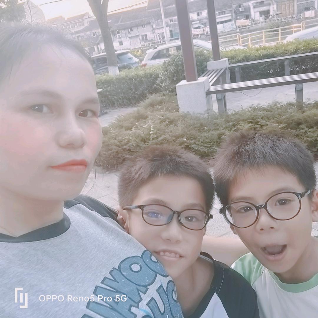 左右爱美食