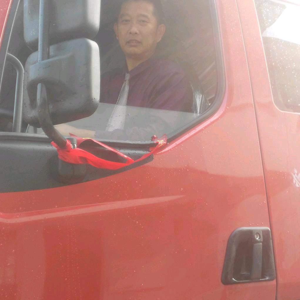 带着糖果的狐狸