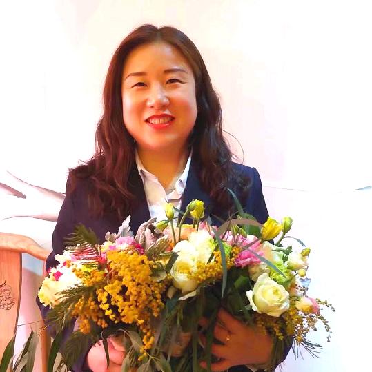 陪读毕业的香包妈