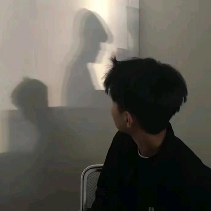 L. 🦋