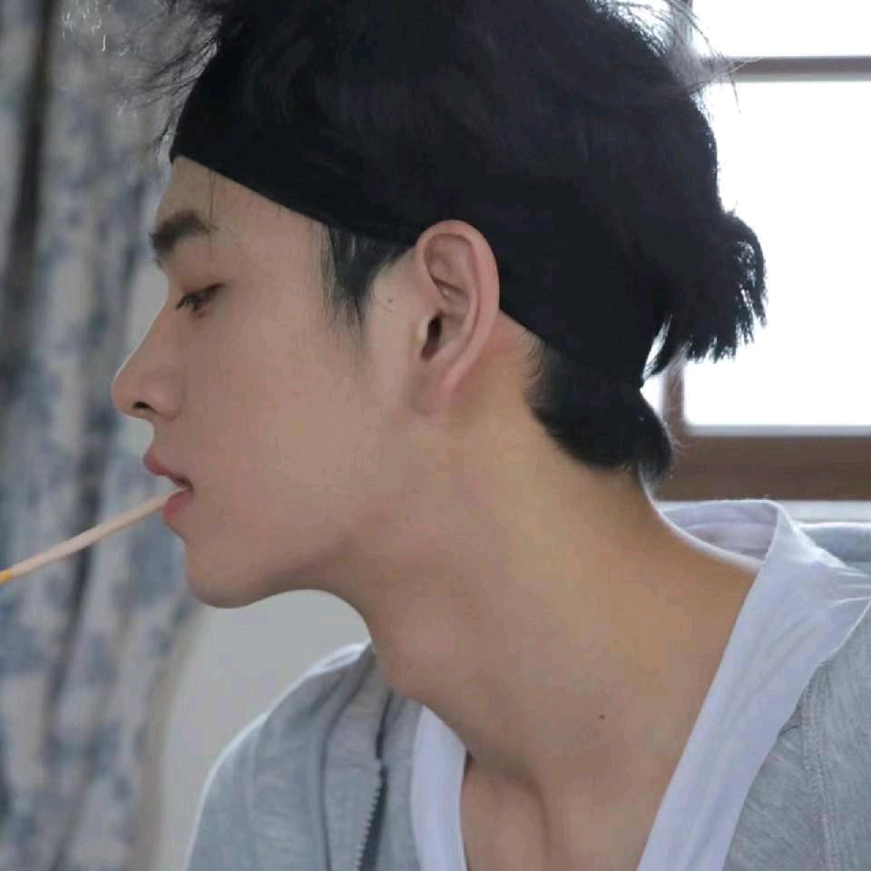 手插口袋-谁都不爱