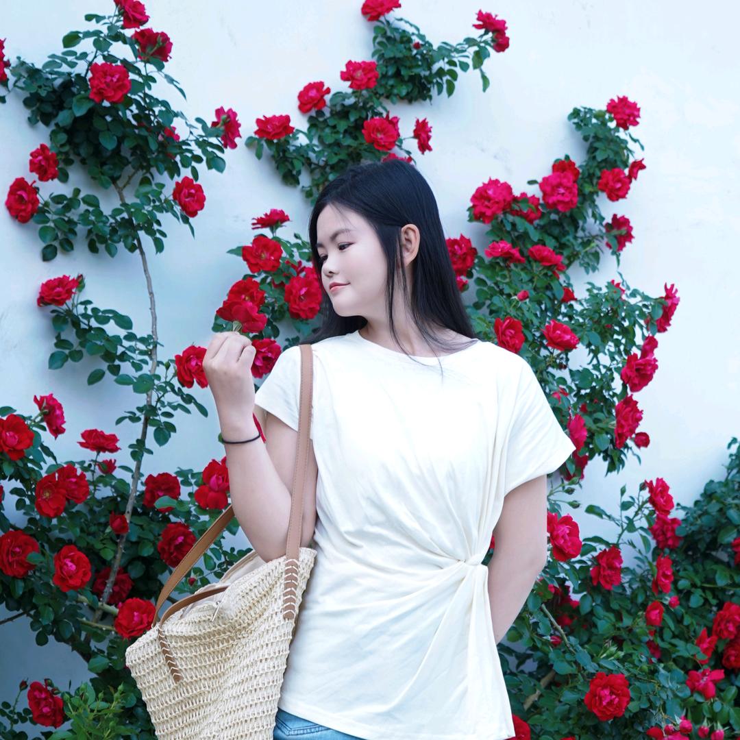 嗨咯，我是千依