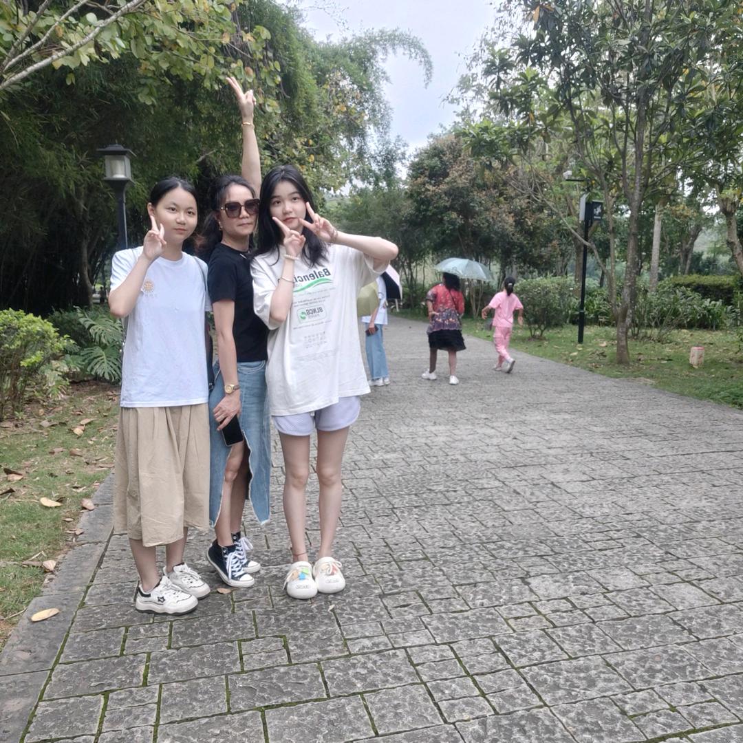 艺达琴行★唐老师