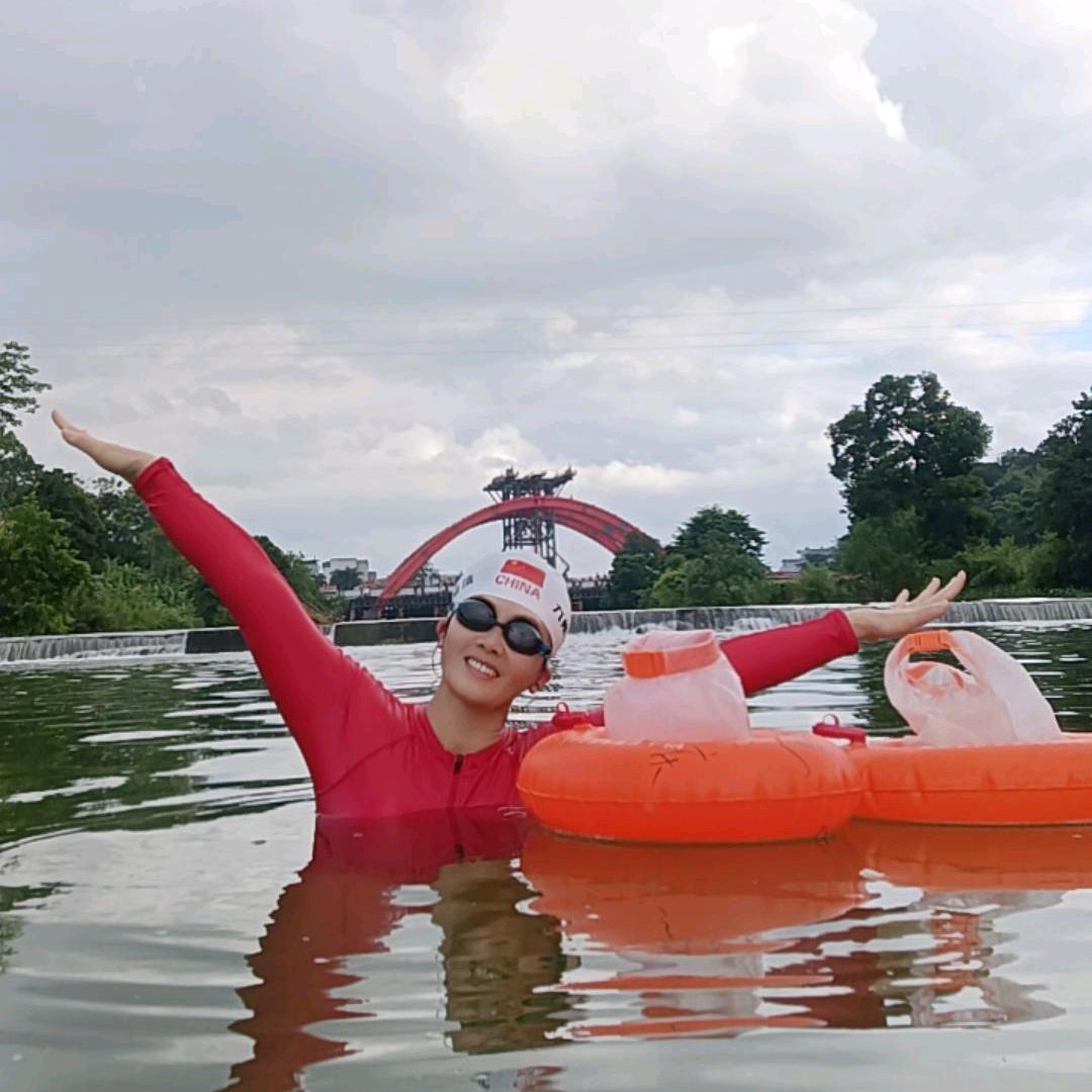 自由飞翔（泳教）