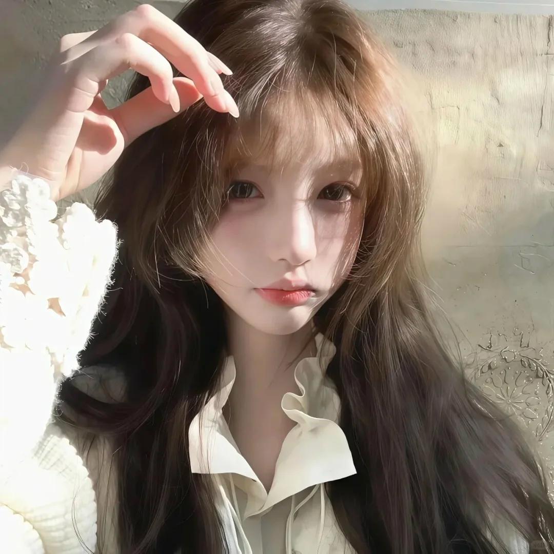 小鱼Yumi🎀（周天播）
