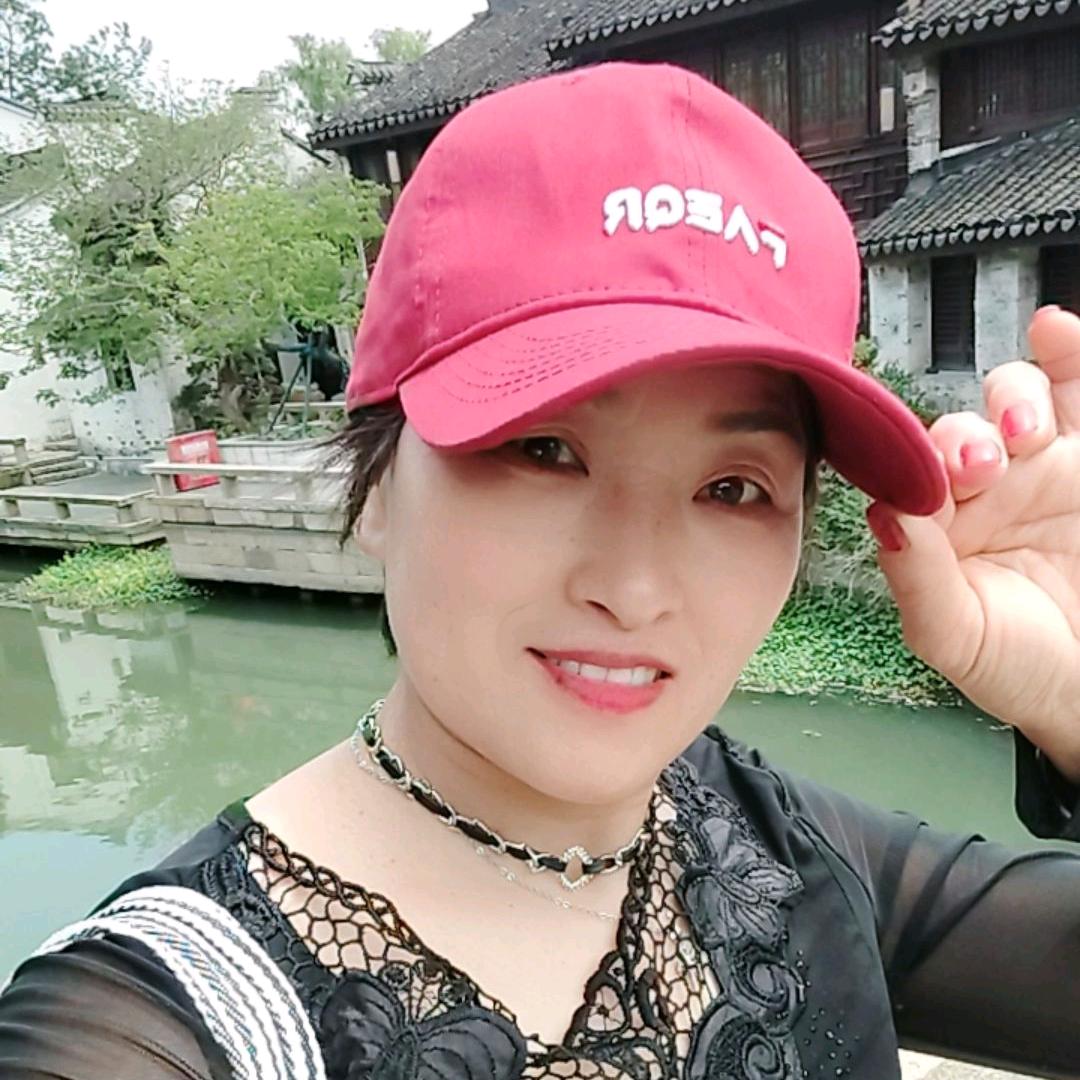 夕阳妹<晚上9点10开播🎤