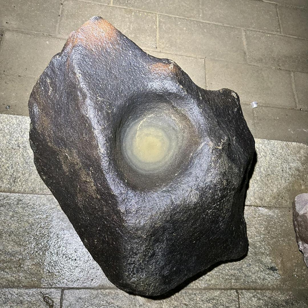 八方来客陨石