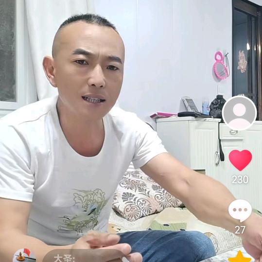 阿利碳炉鸡煲，奔流街总店郭小利
