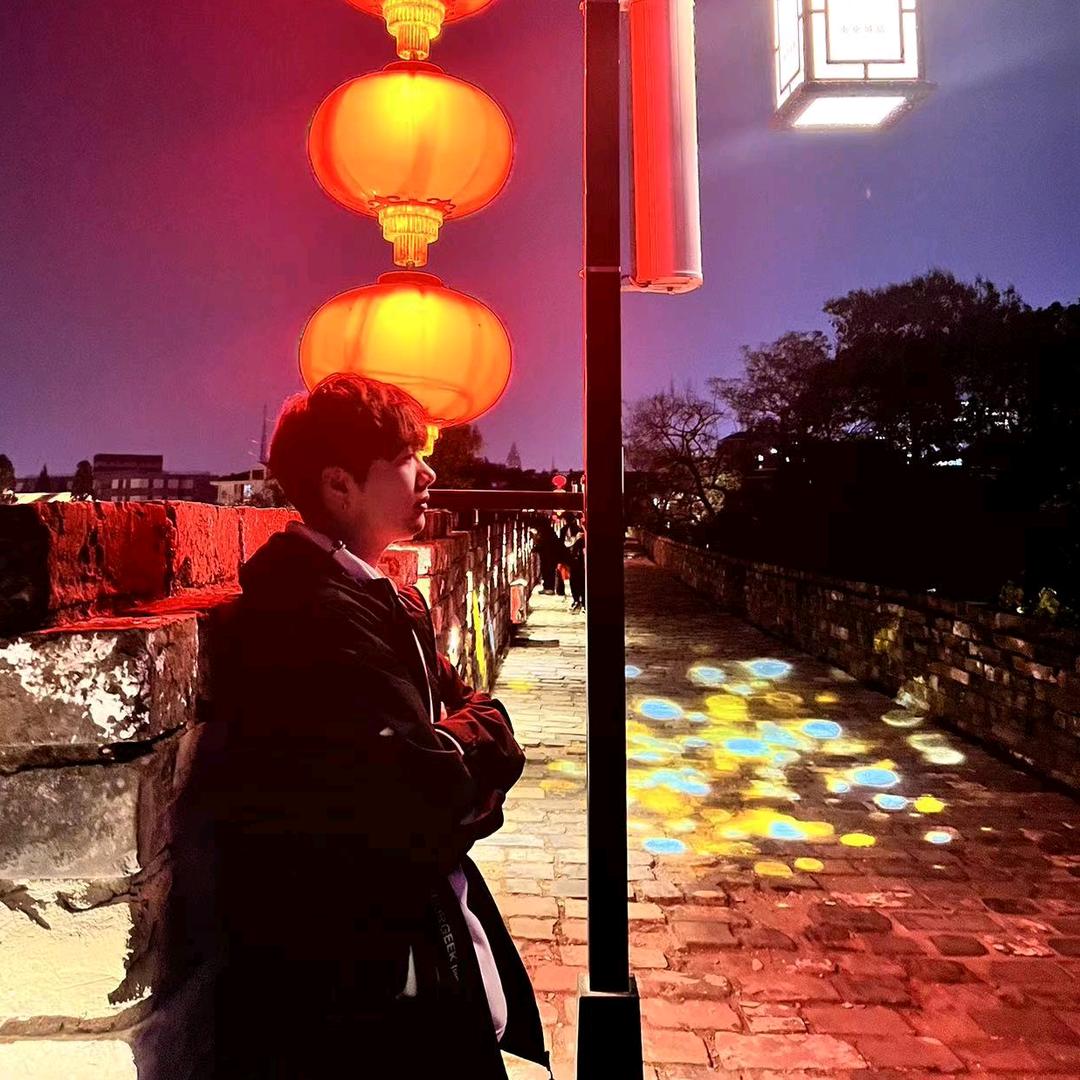 酒己丶