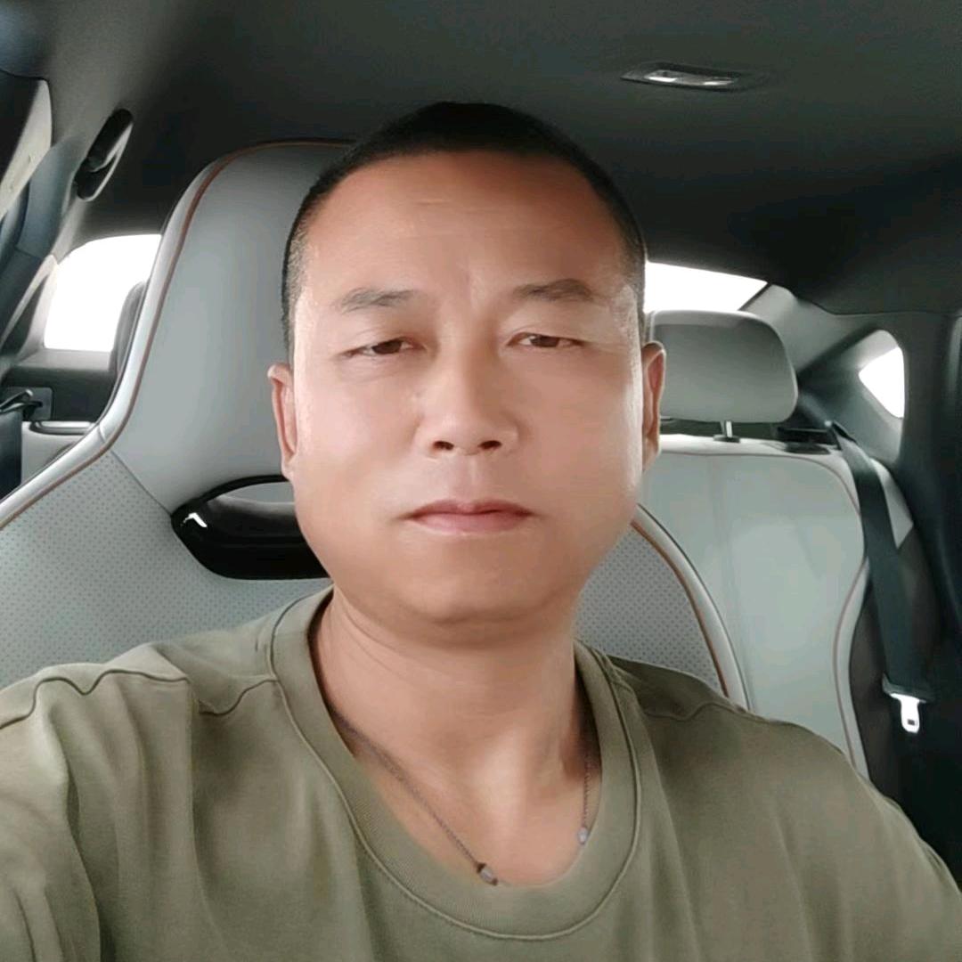 跑车不分昼夜拼尽全力