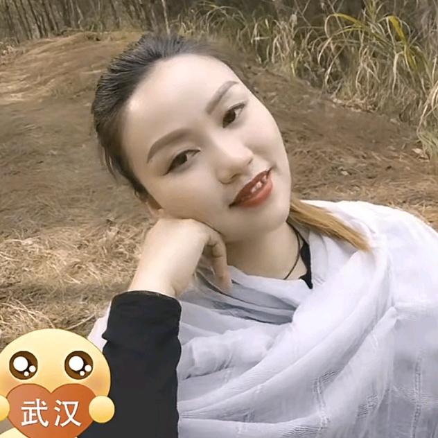 九O后虎牙妹