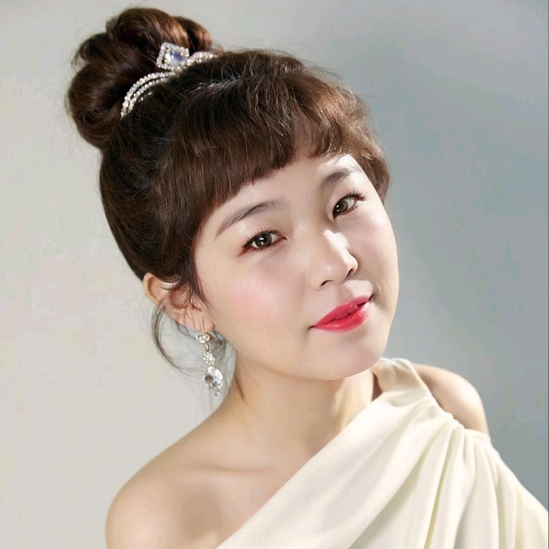 云丫头美妆小铺