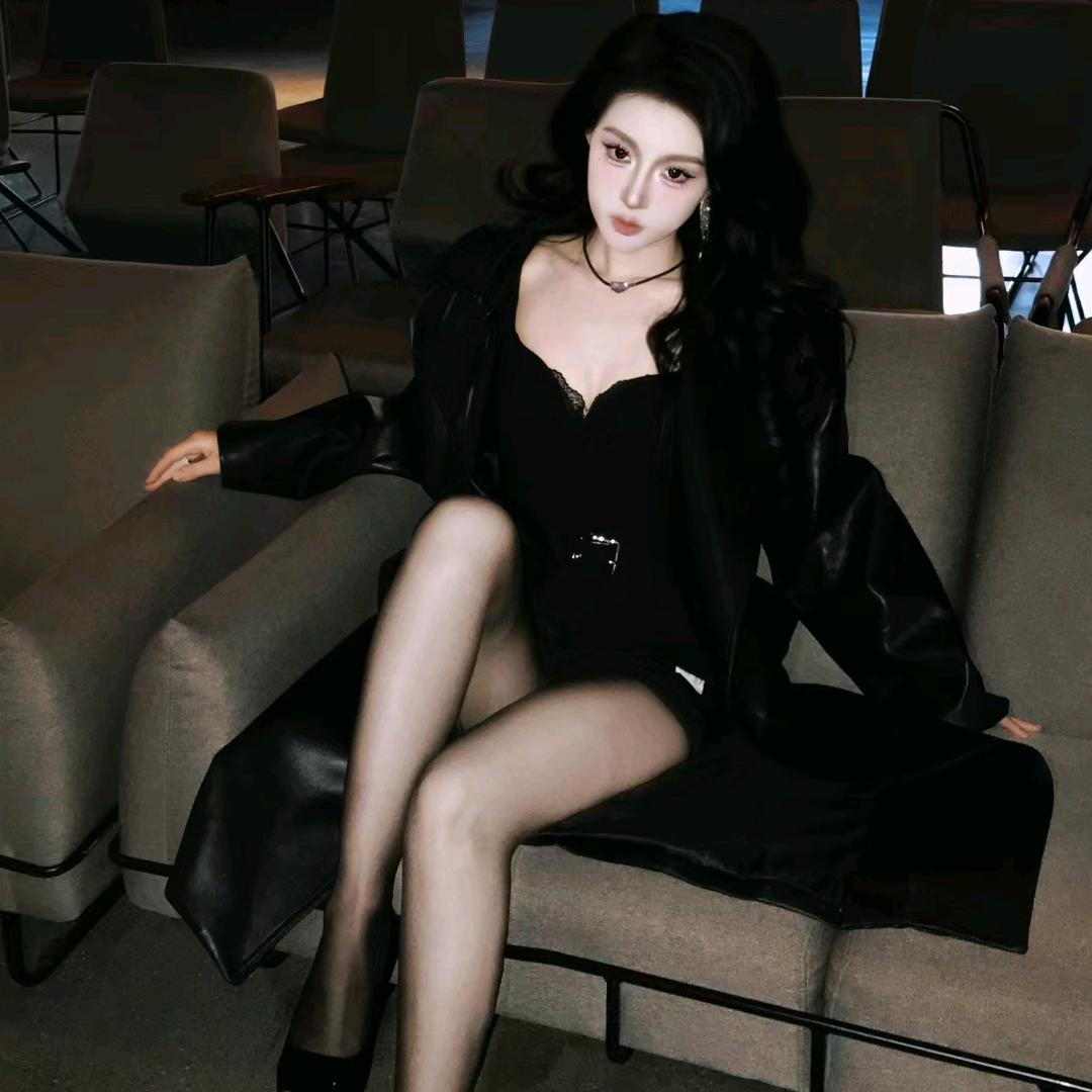 君🌹君（拜三拜🙏🏻）