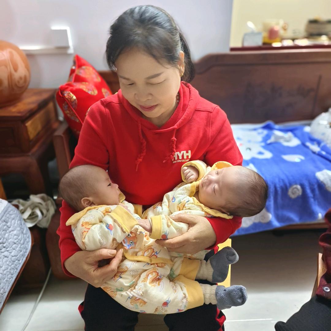 专业月嫂，催乳师