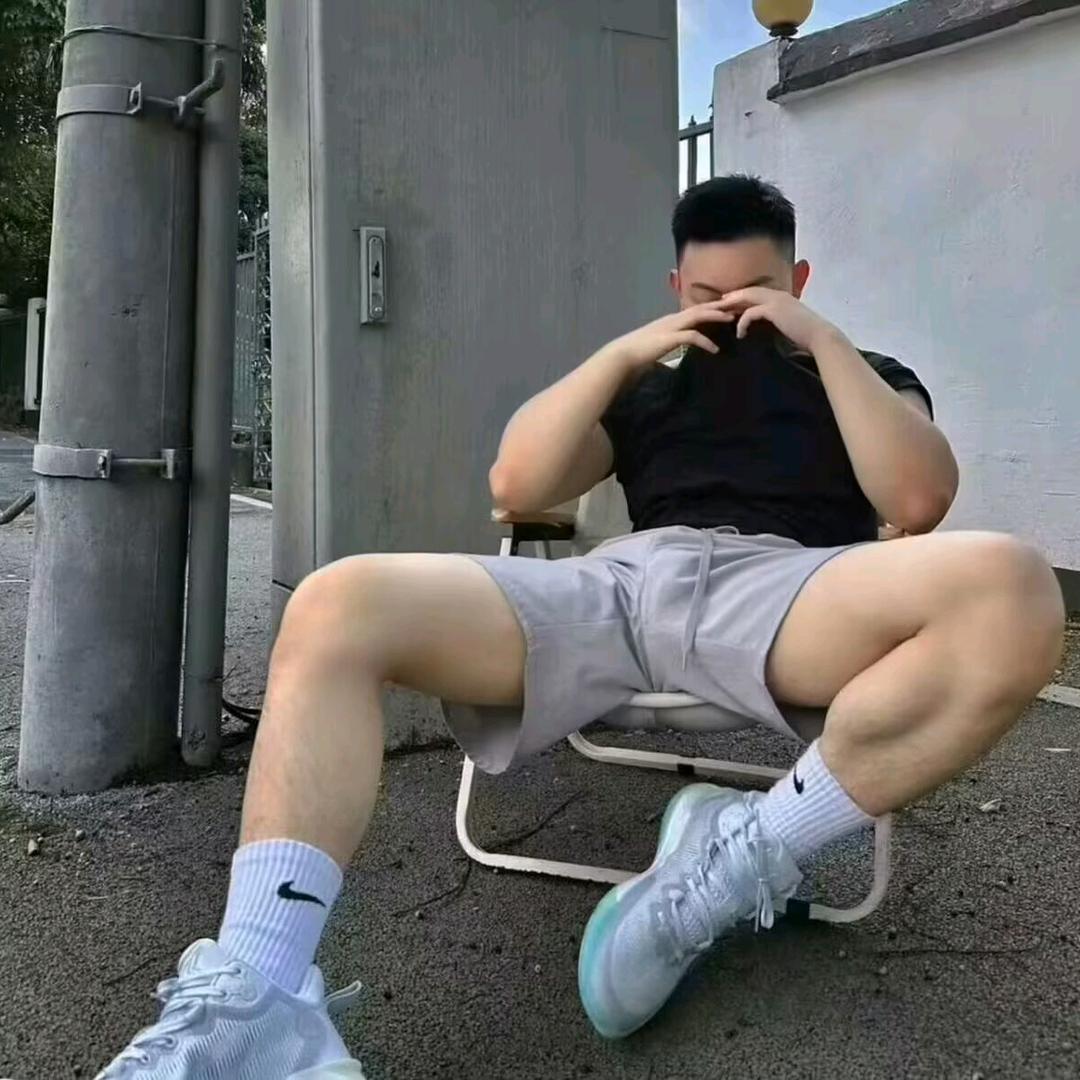 @贺一凡