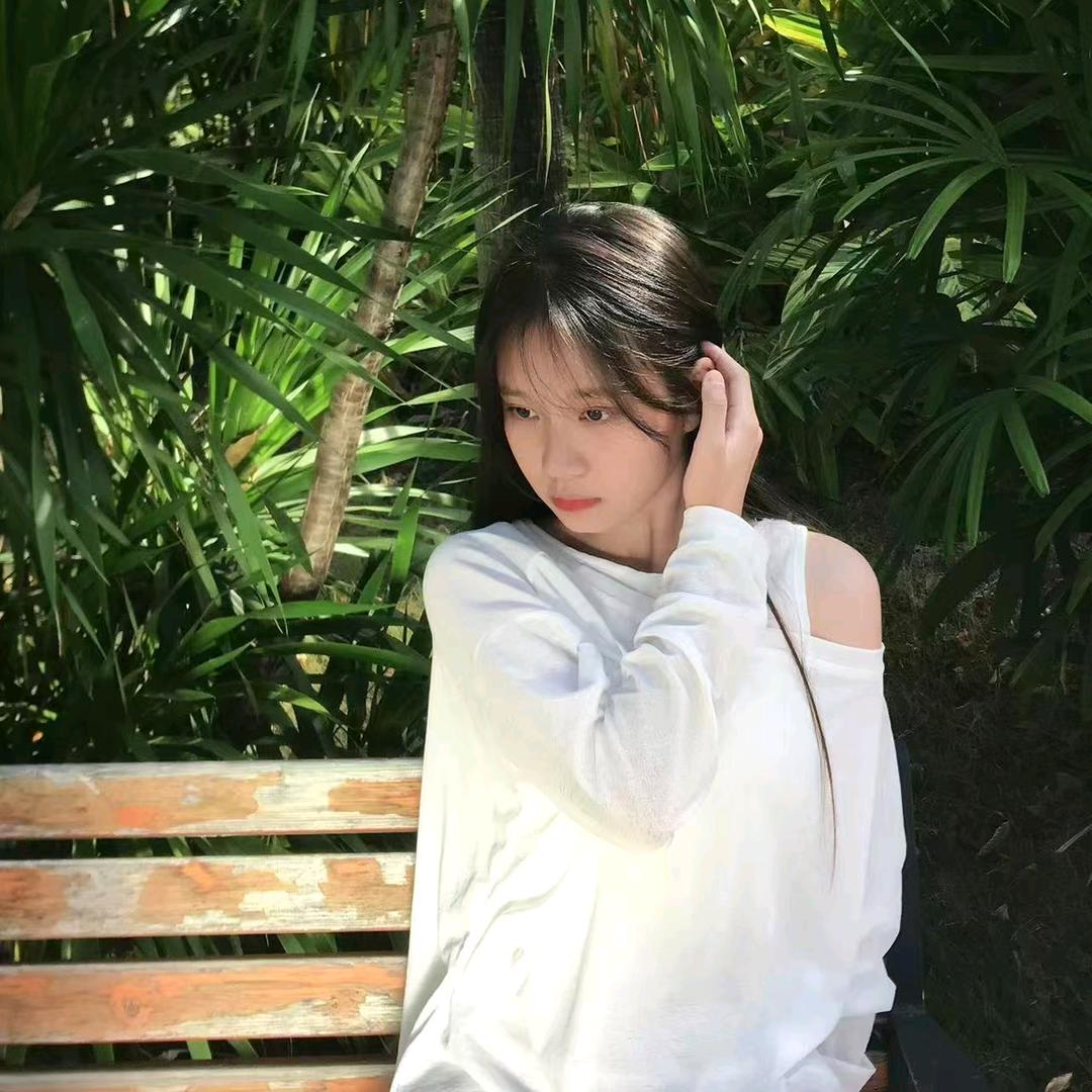 爱吃草的兔子🐰