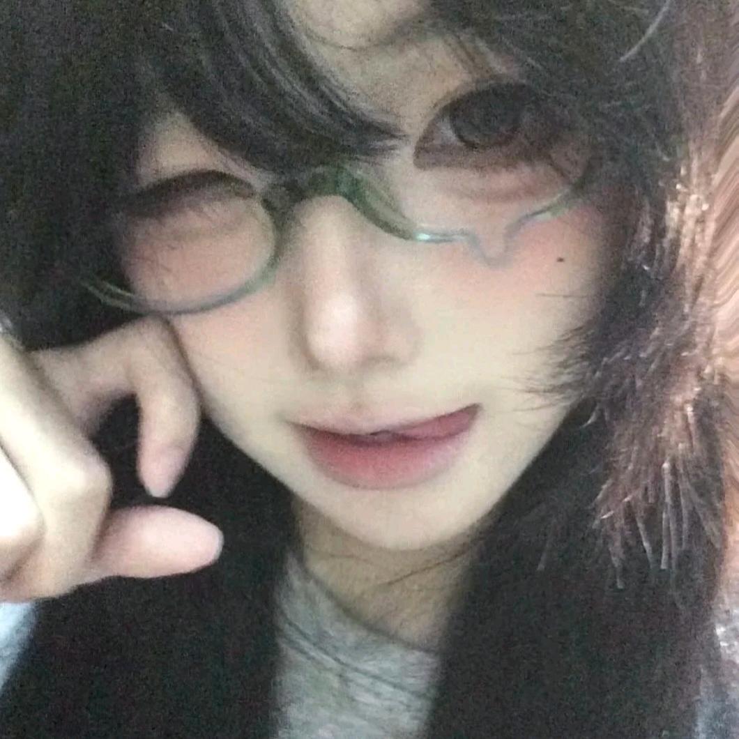 ⁺ʚ秋>⩊<酱 ɞ⁺