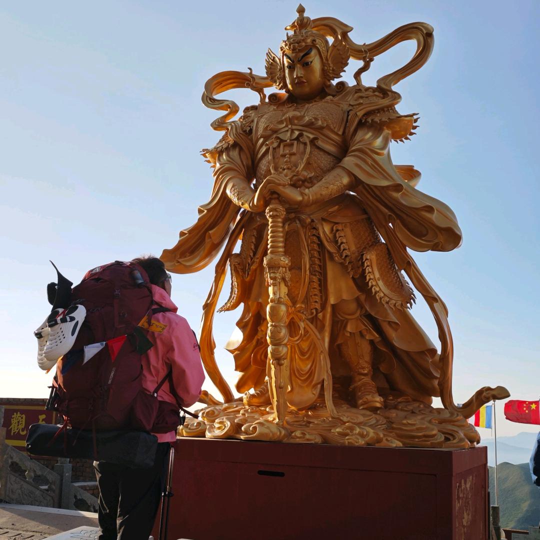 🌈🌈菜腿爬不动