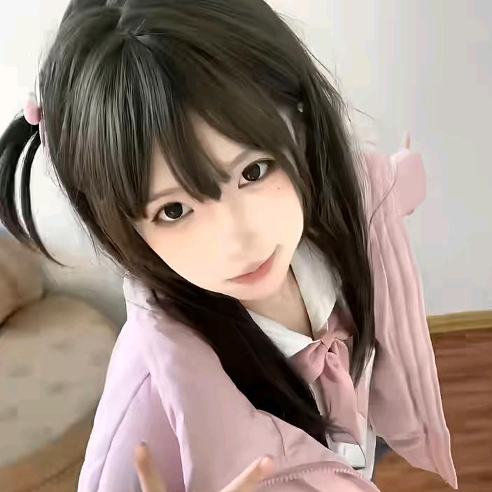 ^璃屿瑾.