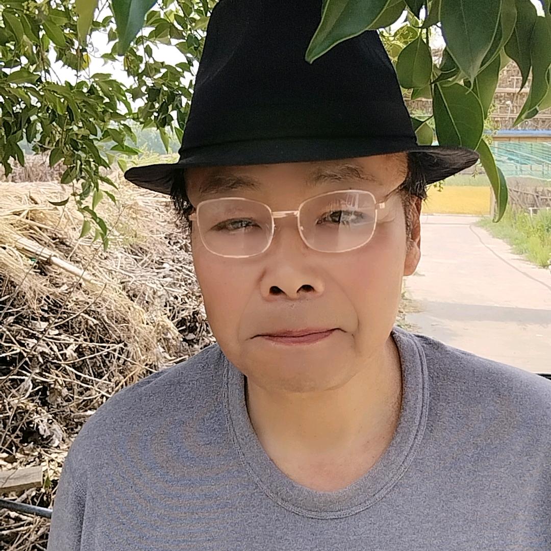 明哥有故事，晚上6:10开播