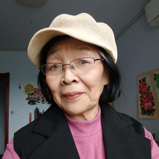 李菊英